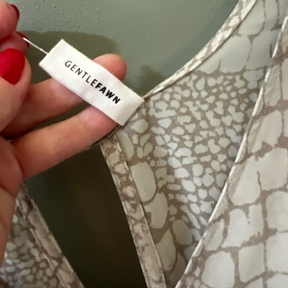 Gentle Fawn Dolman Sleeve Cutout Detail Blouse Size extra small animal print - Picture 4 of 6